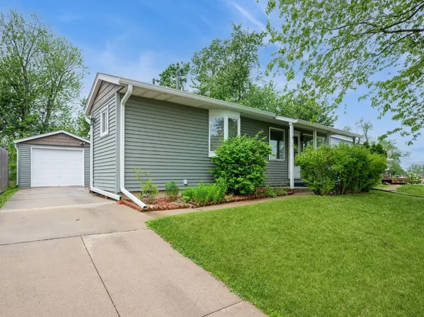 4404 Loraine St NE, Cedar Rapids, IA 52402
