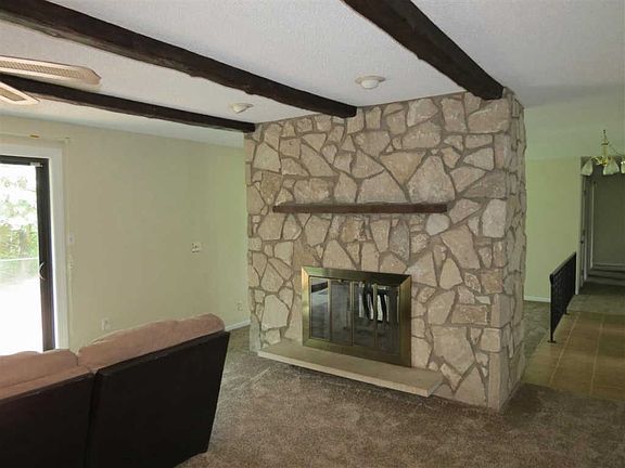 5th image of 2 Doncaster Dr