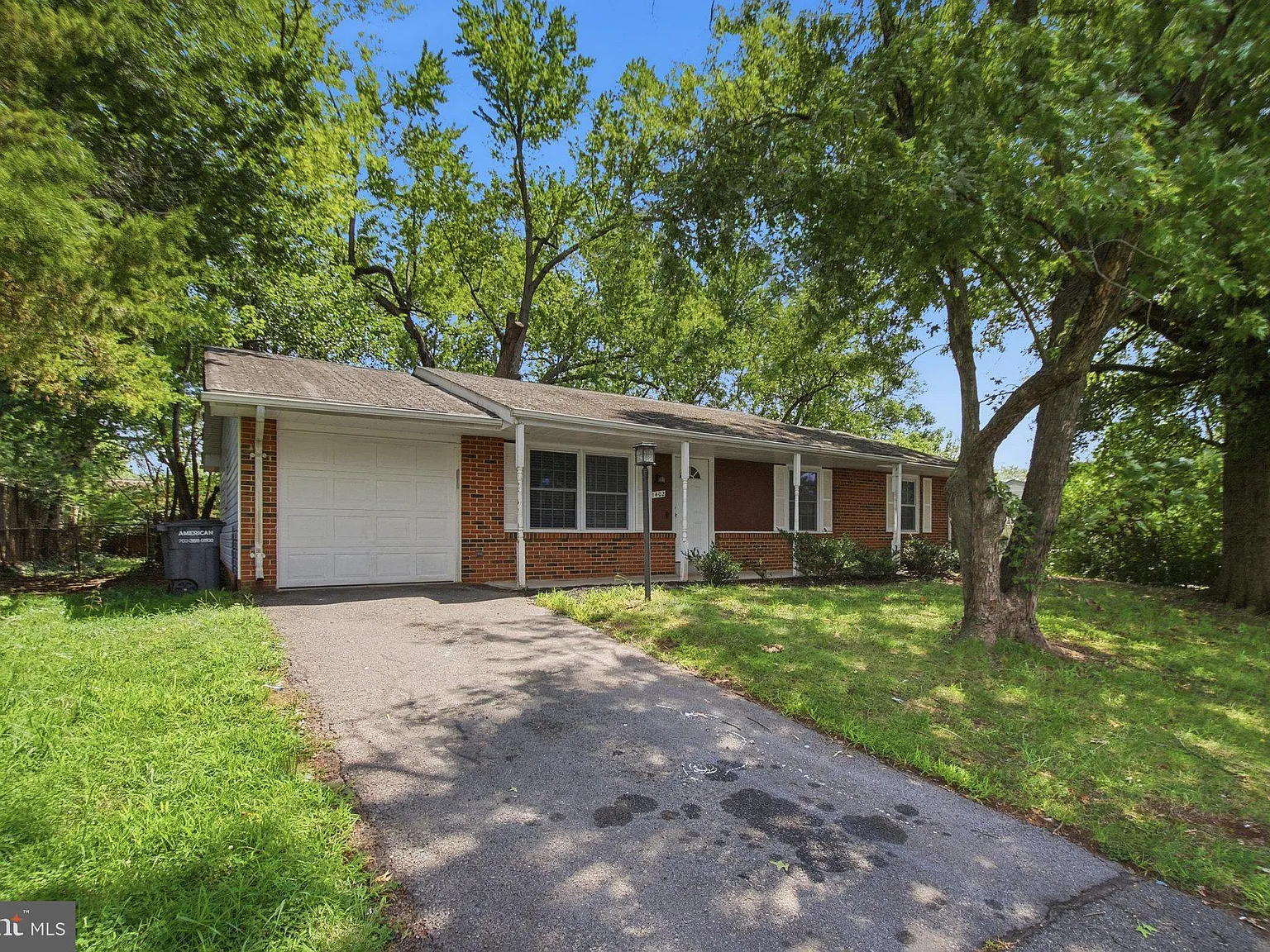 3 bed, 2.0 bath, 1008 sqft, $2,800 — Photo 2