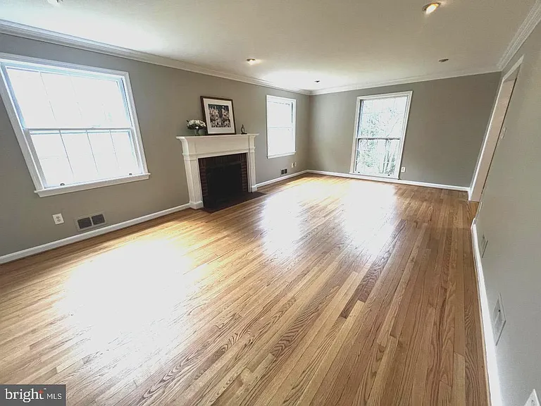 5600 Beam Ct — Photo 9