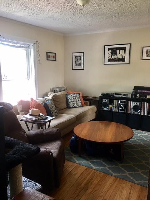 2nd image of 3947 W Cortland St #2