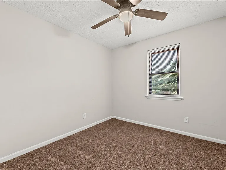 2357 Basswood Dr — Photo 11