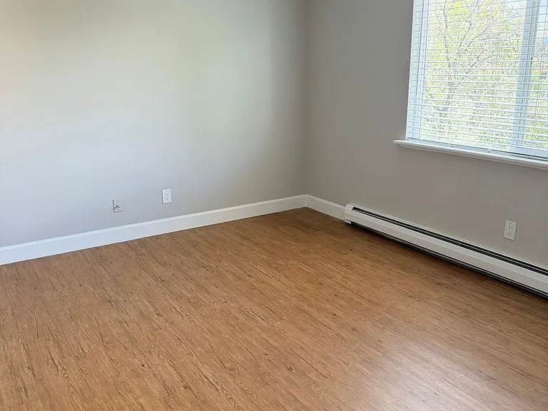 Cottonwood Creek Apartments — Photo 19