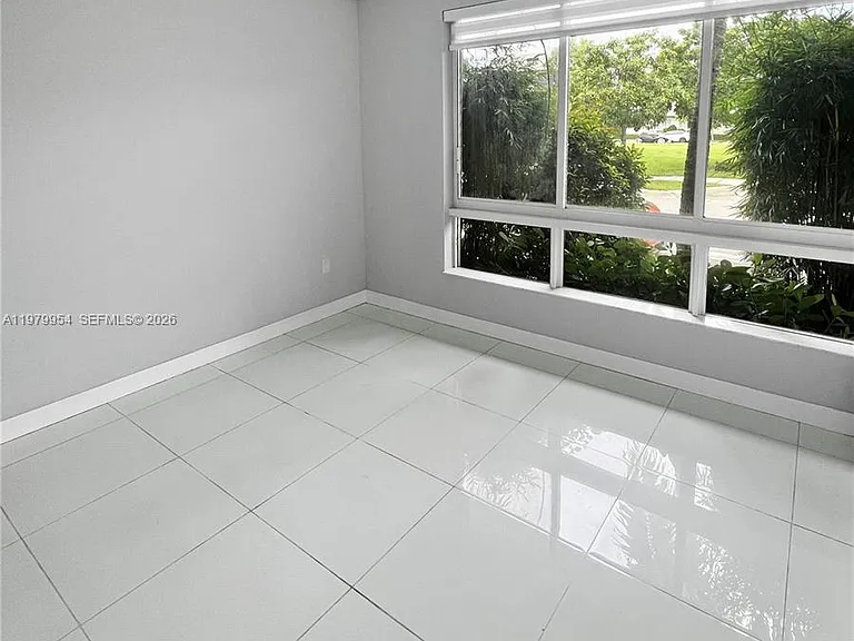 10336 NW 64th St — Photo 5