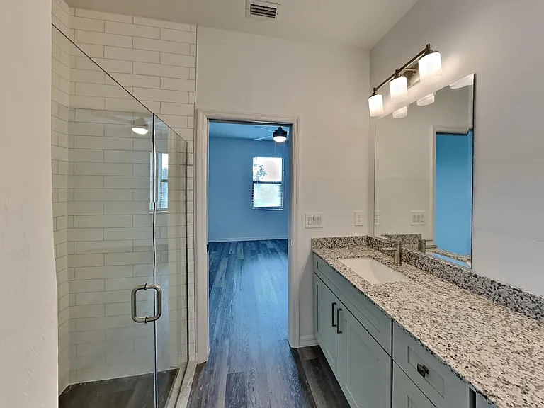 617 SE 9th St — Photo 13