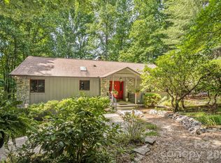36 Foxglove Rd, Laurel Park, NC 28739