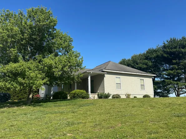 729 County Road 1375 E, Carmi, IL 62821