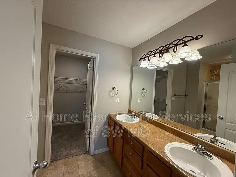 4023 S Warmwater Ave — Photo 12
