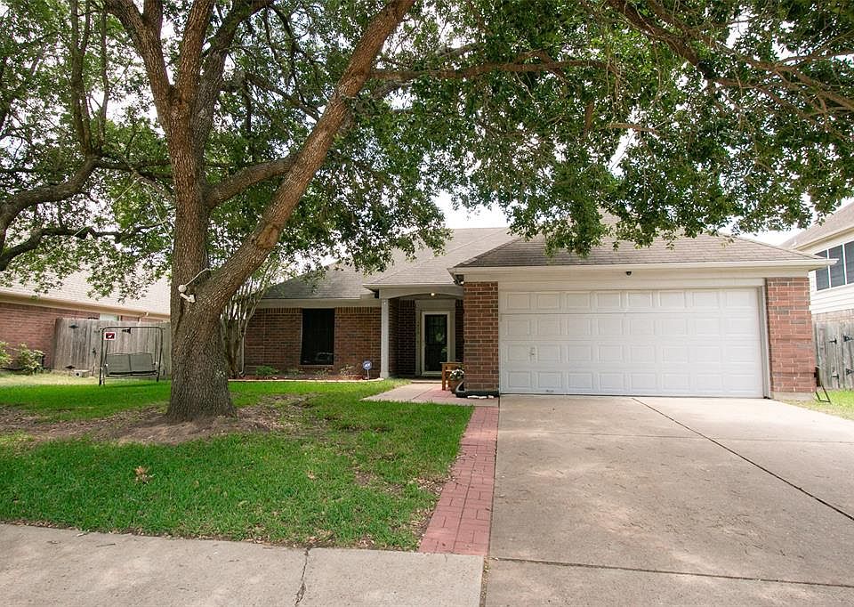 1st image of 3913 Fernwood Dr