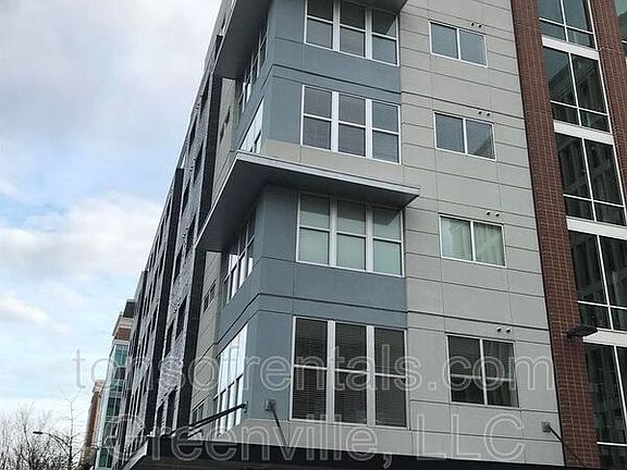 4th image of 100 E Washington St APT 66