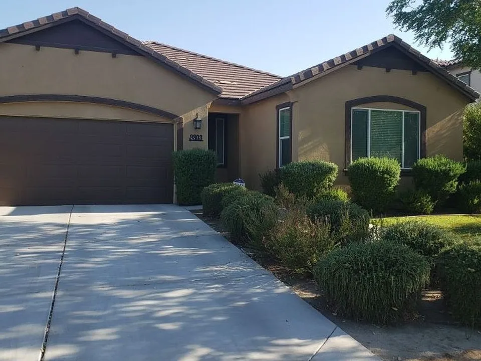 9803 Buckhorn Peak Dr