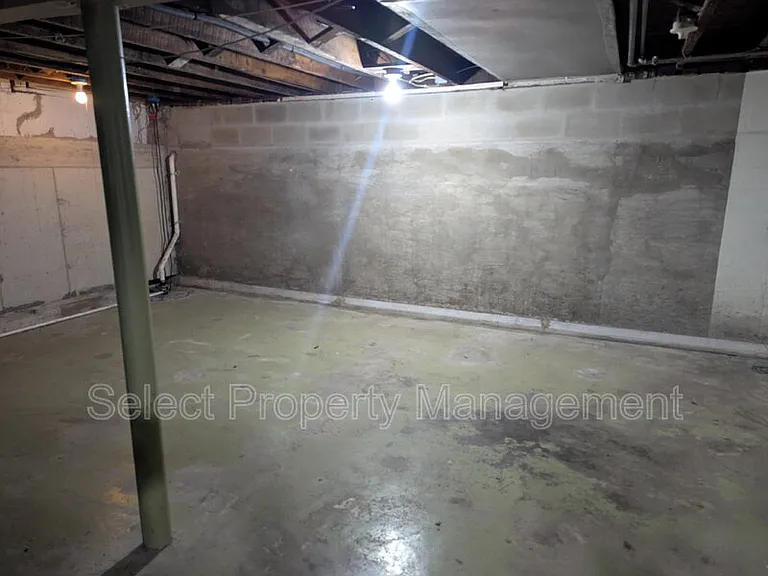 430 W State Blvd — Photo 24
