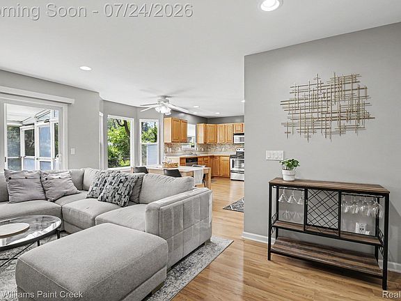 4th image of 4215 Seeden St