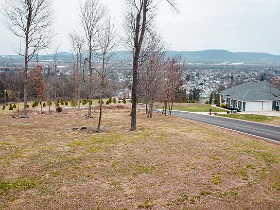 3rd image of 24 Kensington Dr