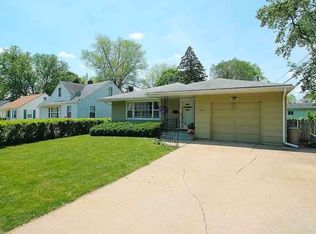 2107 Ohio Pkwy, Rockford, IL 61108