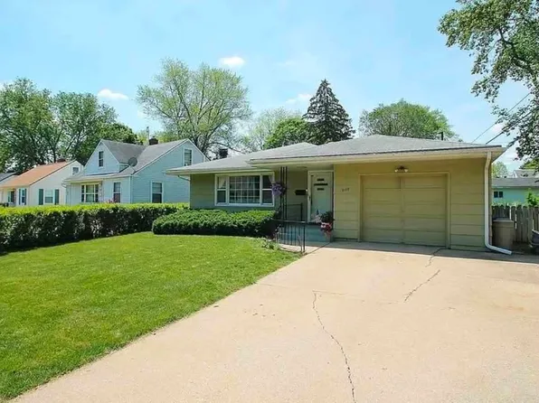 2107 Ohio Pkwy, Rockford, IL 61108