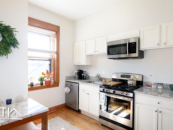 3rd image of 1363 E 50th St APT 2B