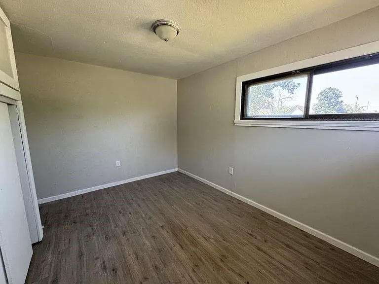 904 E Stanford St — Photo 10