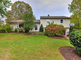 16 Far Horizon Dr, Monroe, CT 06468