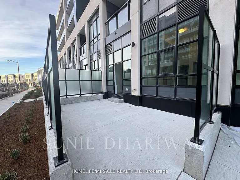 395 Dundas St W #122 — Photo 18