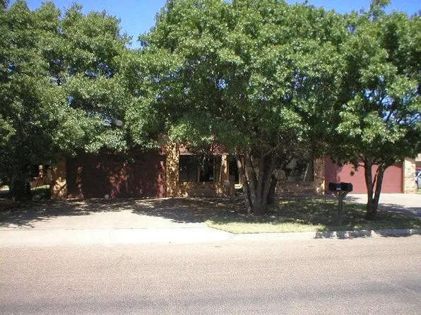 119 Magnolia St, Levelland, TX 79336