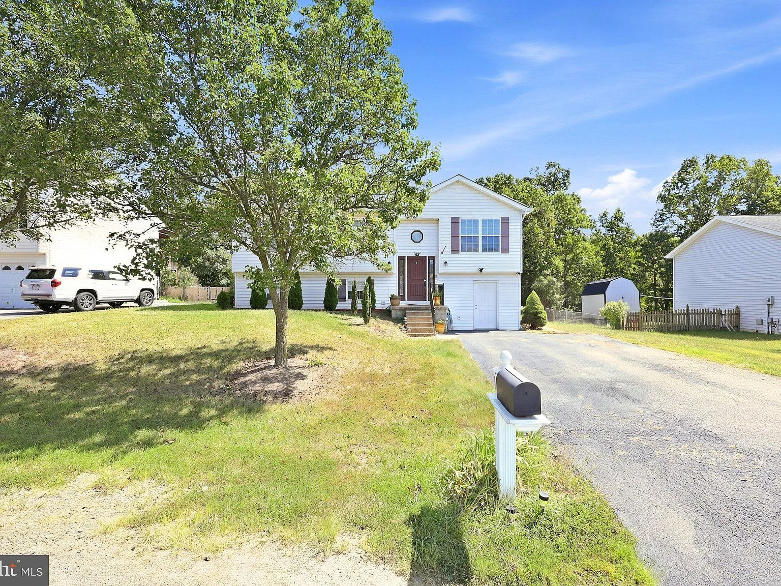 2 bed, 1.0 bath, 1901 sqft, $1,700 — Photo 2