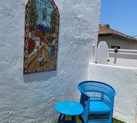 GREAT OUT DOOR SEATING