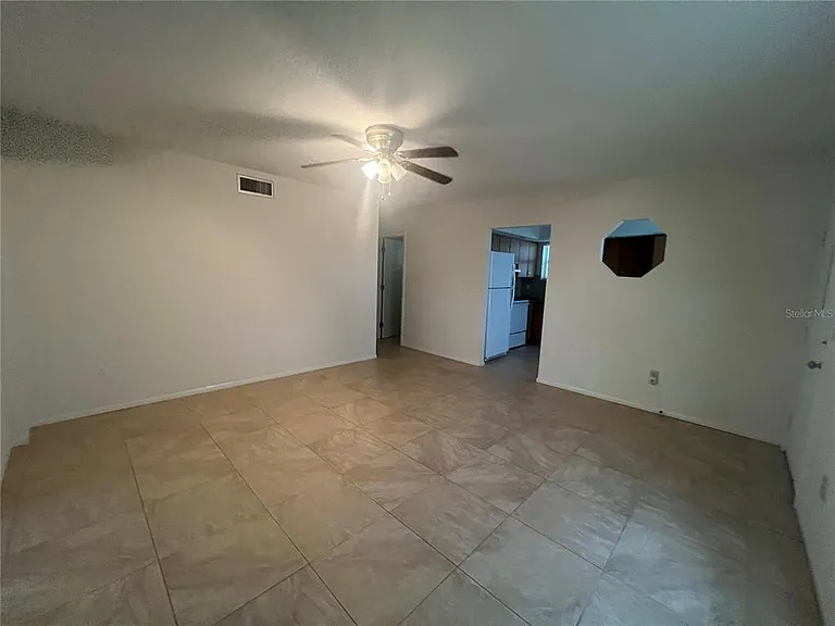 1636 Hayworth Rd — Photo 2