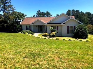 9242 Chatham Rd, Martinsville, VA 24112