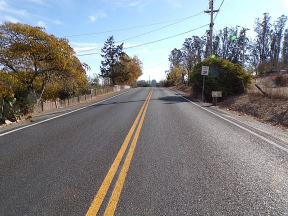5th image of 928 W Sierra Ave
