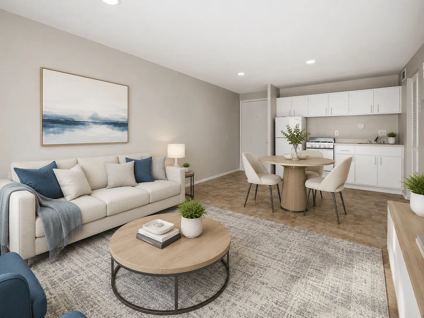 Coves at Columbus on Hilton Avenue — Photo 4