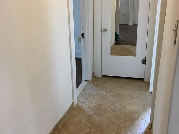 5th image of 351 Thorman Pl #2R