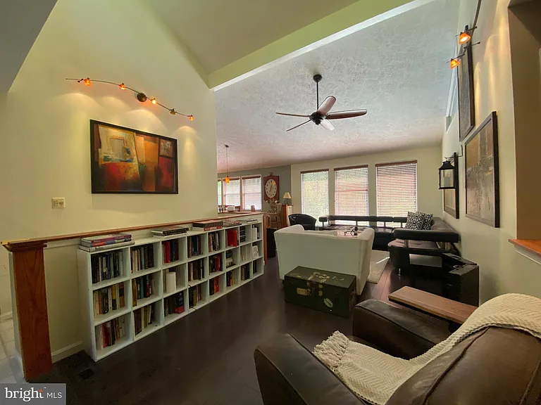 1251 Hinton Dr — Photo 27
