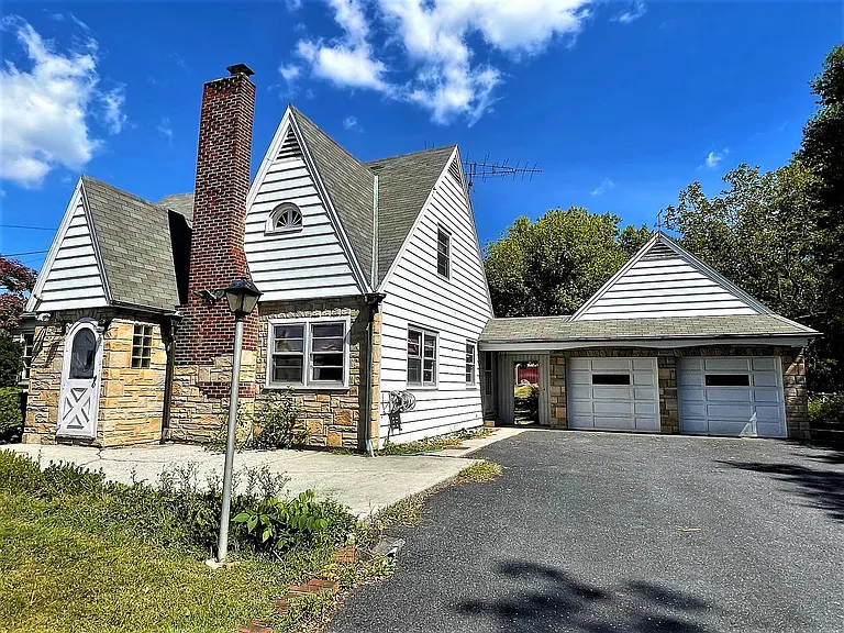 4197 E Harrisburg Pike #P — Photo 1