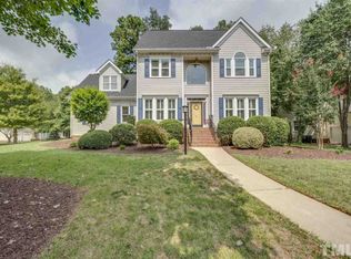 101 Holly Park Dr, Holly Springs, NC 27540