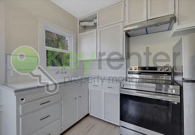 1119 Lochbrae Rd #1 — Photo 12