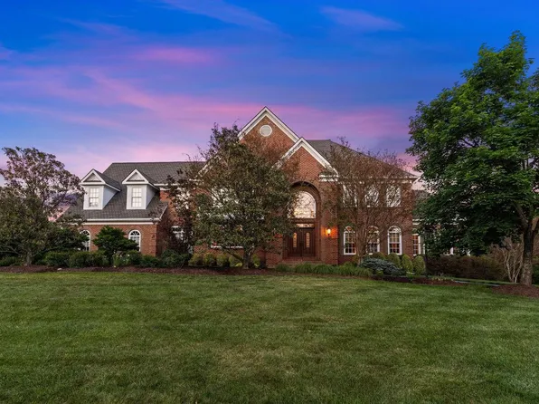 5452 Chandley Farm Cir, Centreville, VA 20120