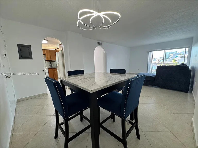 400 Kings Point Dr #411 — Photo 3