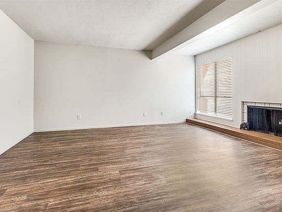 2nd image of 3121 Park Ln APT 1129