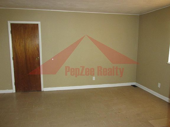 4th image of 4103 Crest Dr