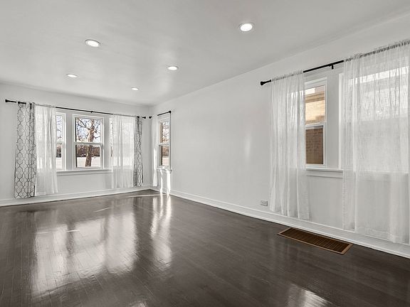 3rd image of 9133 S Racine Ave