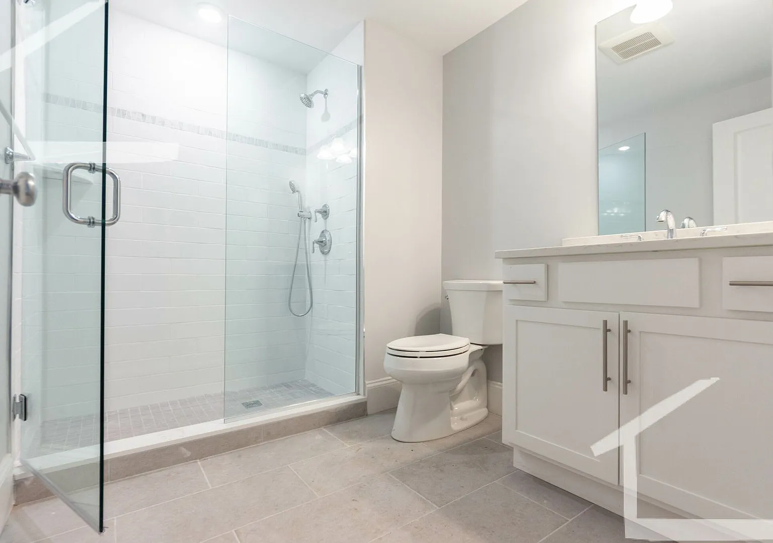 No Brokers Fee, New Construction in Brighton. Central AC, High-End Finishes, Free Laundry, Parkin... — Photo 3