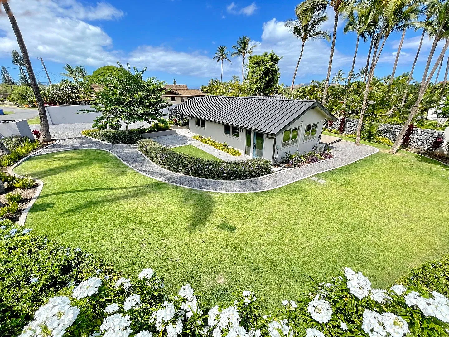 Island Living in a Renovated 2-Bed, 2-Bath Unfurnished Maui Meadows Retreat — Photo 1