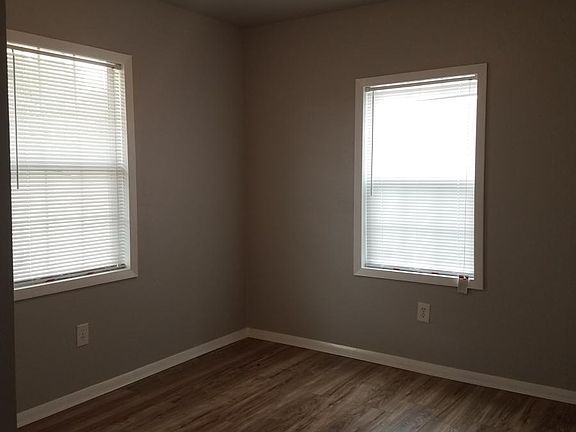 3rd image of 1012 NE 27th St