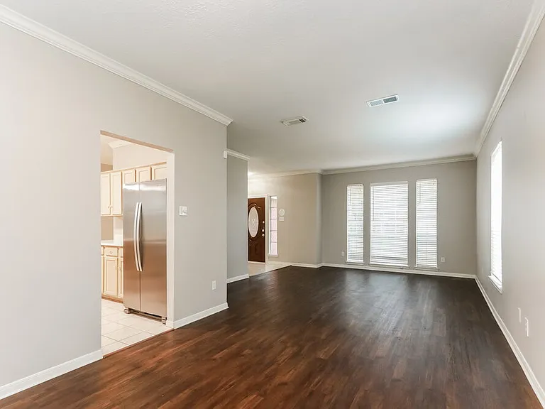 18622 Sandelford Dr — Photo 6