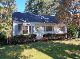 27 Private Rd, Medford, NY 11763