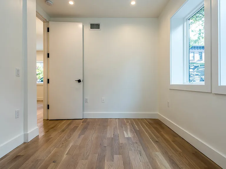 182 Malcolm X Blvd #1A — Photo 2