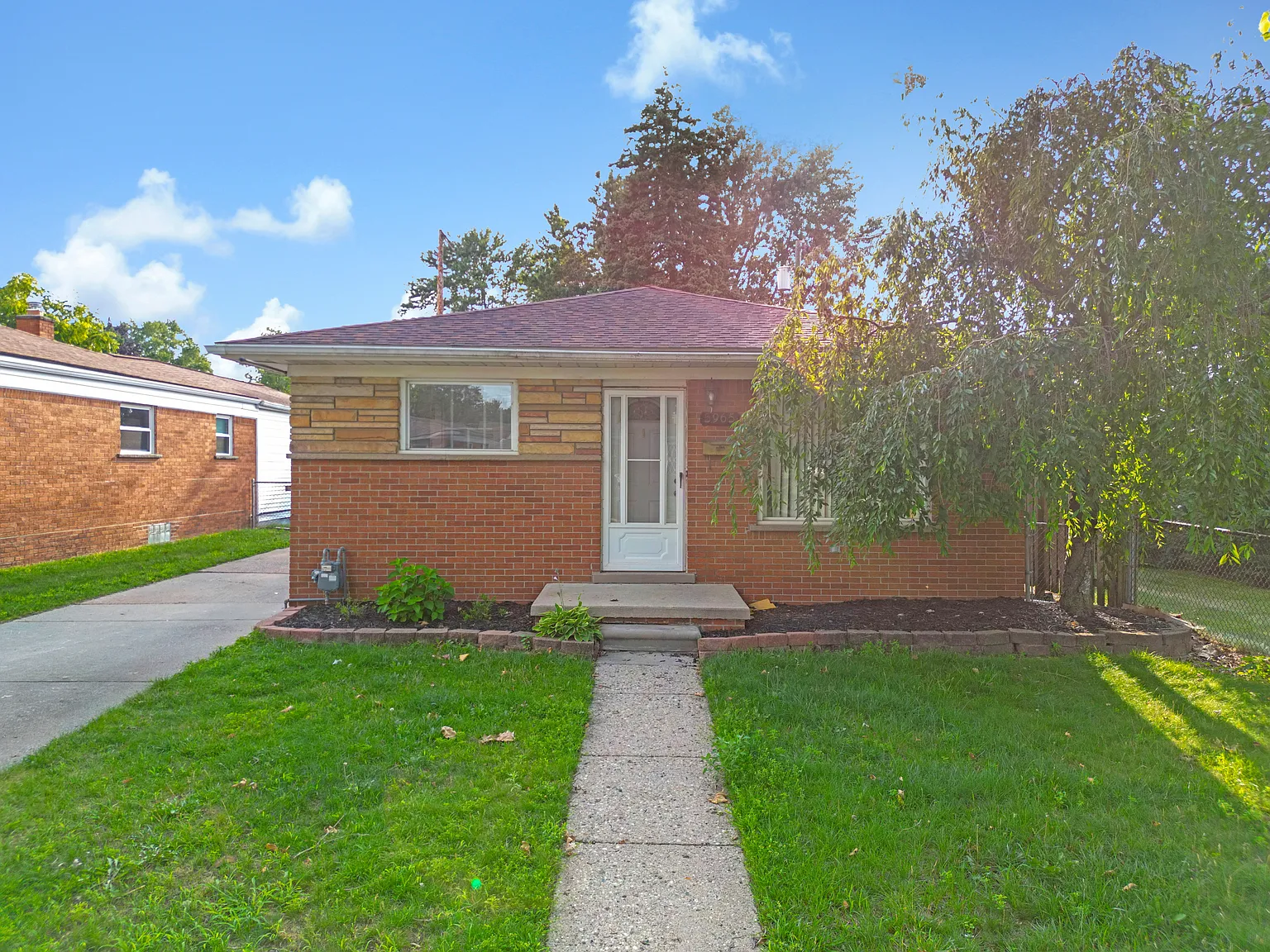 3 bed, 1998 sqft, $2,100 — Photo 3