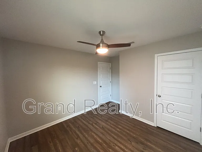 5583 Guinevere Ln — Photo 16