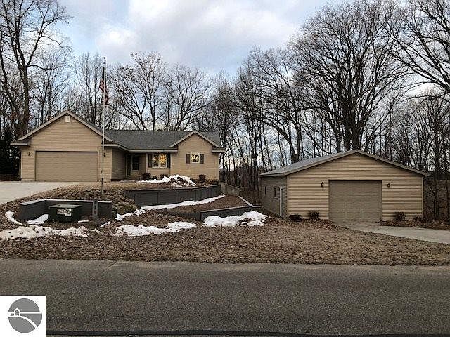 1st image of 1234 Queensway Dr